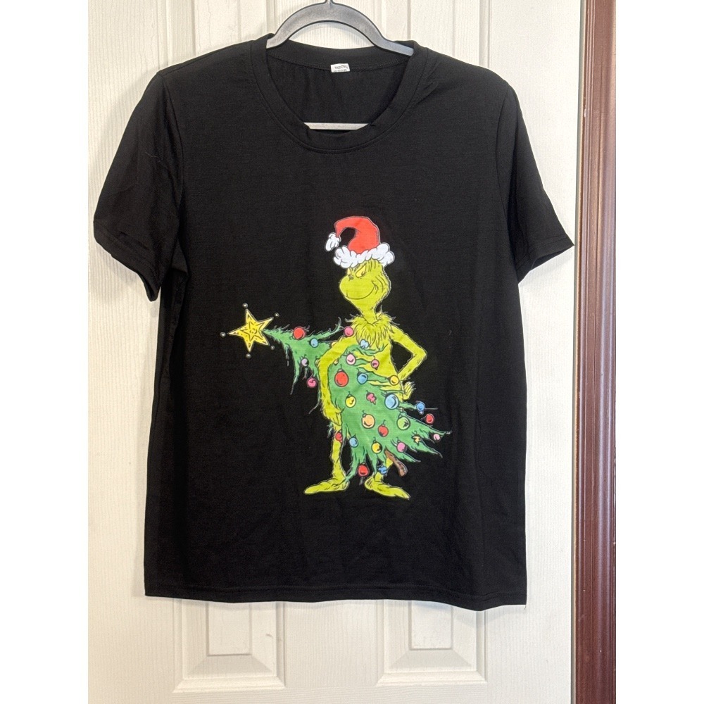 Grinch Christmas Tree Graphic Tee Holiday Short Sleeve T-Shirt Women's M